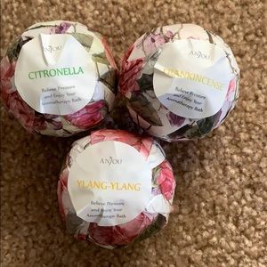 Essential oil bath bombs!